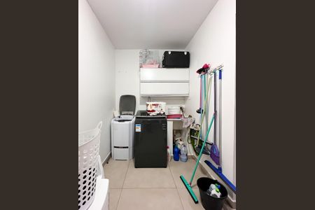 Casa à venda com 252m², 4 quartos e 2 vagas Casa à venda com 252m², 4 quartos e 2 vagasÁrea de Serviço