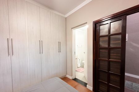 Casa à venda com 252m², 4 quartos e 2 vagas Casa à venda com 252m², 4 quartos e 2 vagasSuíte 2