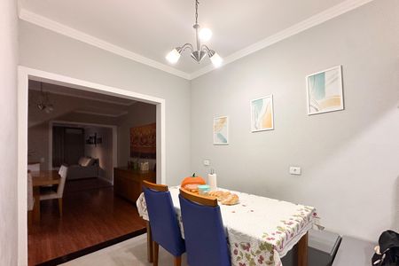 Casa à venda com 252m², 4 quartos e 2 vagas Casa à venda com 252m², 4 quartos e 2 vagasCopa