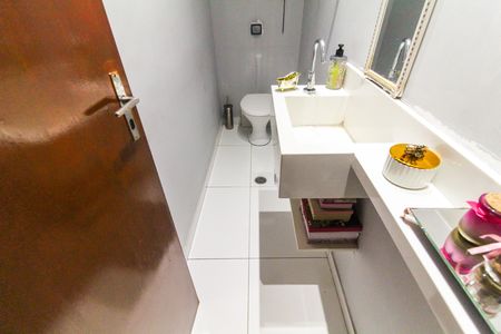 Casa à venda com 300m², 3 quartos e 3 vagas Casa à venda com 300m², 3 quartos e 3 vagasLavabo