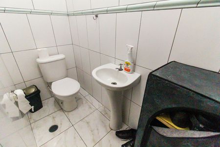 Casa à venda com 300m², 3 quartos e 3 vagas Casa à venda com 300m², 3 quartos e 3 vagasBanheiro de Serviço