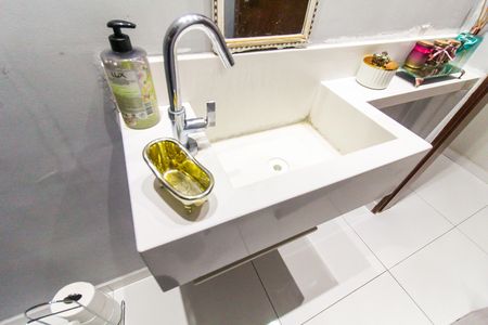 Casa à venda com 300m², 3 quartos e 3 vagas Casa à venda com 300m², 3 quartos e 3 vagasLavabo