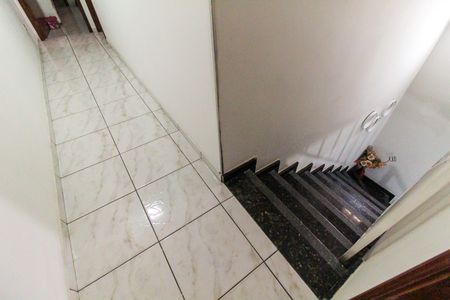 Casa à venda com 300m², 3 quartos e 3 vagas Casa à venda com 300m², 3 quartos e 3 vagasHall