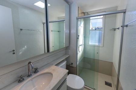 Apartamento para alugar com 124m², 3 quartos e 2 vagas Apartamento para alugar com 124m², 3 quartos e 2 vagasBanheiro 1