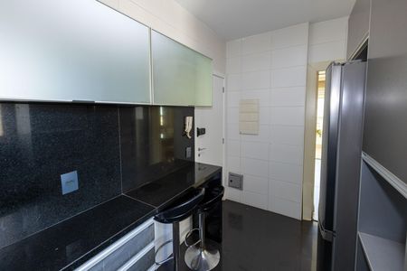 Apartamento para alugar com 124m², 3 quartos e 2 vagas Apartamento para alugar com 124m², 3 quartos e 2 vagasCozinha