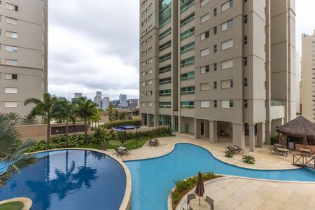 Apartamento para alugar com 124m², 3 quartos e 2 vagas Apartamento para alugar com 124m², 3 quartos e 2 vagasÁrea comum - Piscina
