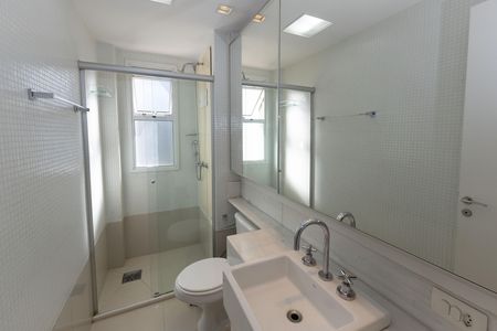 Apartamento para alugar com 124m², 3 quartos e 2 vagas Apartamento para alugar com 124m², 3 quartos e 2 vagasBanheiro da Suíte 1