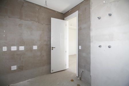 Apartamento à venda com 341m², 4 quartos e 5 vagasBanheiro 1 da Suíte 4