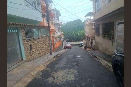 Casa de condomínio à venda com 202m², 4 quartos e 2 vagasFachada