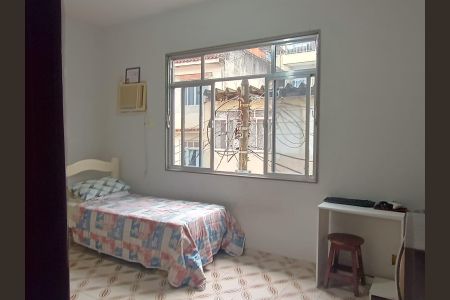 Casa de condomínio à venda com 202m², 4 quartos e 2 vagasQuarto