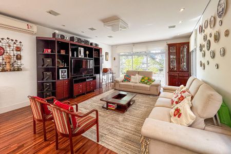 Casa à venda com 3 quartos, 366m² em Sumaré, São Paulo