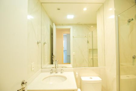 Apartamento à venda com 62m², 2 quartos e 2 vagas Apartamento à venda com 62m², 2 quartos e 2 vagasBanheiro