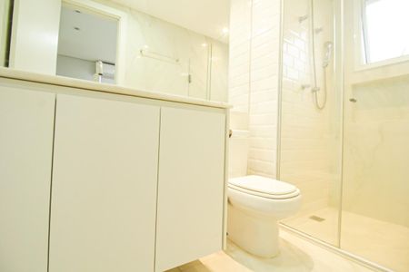 Apartamento à venda com 62m², 2 quartos e 2 vagas Apartamento à venda com 62m², 2 quartos e 2 vagasBanheiro da Suíte
