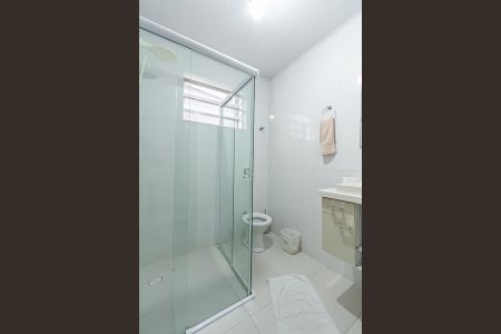 Casa para alugar com 206m², 3 quartos e 2 vagas Casa para alugar com 206m², 3 quartos e 2 vagasBanheiro Social 2
