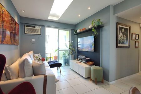 Apartamento à venda com 84m², 3 quartos e 2 vagas Apartamento à venda com 84m², 3 quartos e 2 vagasSala