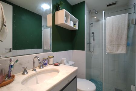 Apartamento à venda com 84m², 3 quartos e 2 vagas Apartamento à venda com 84m², 3 quartos e 2 vagasBanheiro Social