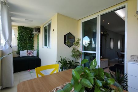 Apartamento à venda com 84m², 3 quartos e 2 vagas Apartamento à venda com 84m², 3 quartos e 2 vagasVaranda