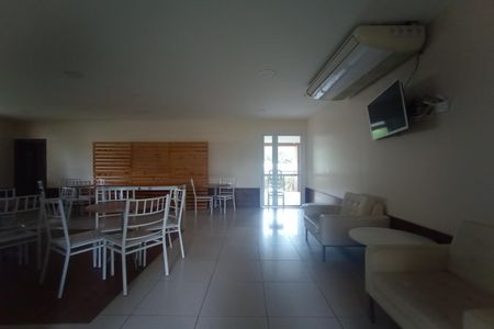 Apartamento à venda com 84m², 3 quartos e 2 vagas Apartamento à venda com 84m², 3 quartos e 2 vagasÁrea comum - Salão de festas