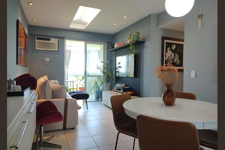 Apartamento à venda com 84m², 3 quartos e 2 vagasSala