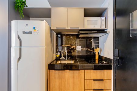 Studio - Cozinha de kitnet/studio para alugar com 1 quarto, 22m² em Indianópolis, São Paulo