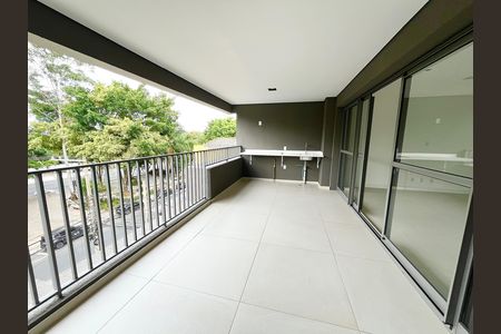 Apartamento à venda com 255m², 3 quartos e 2 vagas Apartamento à venda com 255m², 3 quartos e 2 vagasVaranda