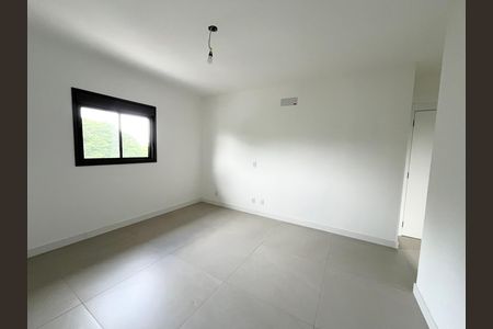 Apartamento à venda com 255m², 3 quartos e 2 vagas Apartamento à venda com 255m², 3 quartos e 2 vagasSuite 2