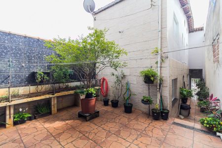 Casa para alugar com 245m², 3 quartos e 1 vaga Casa para alugar com 245m², 3 quartos e 1 vagaQuintal