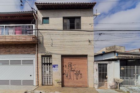 Casa para alugar com 245m², 3 quartos e 1 vaga Casa para alugar com 245m², 3 quartos e 1 vagaFachada