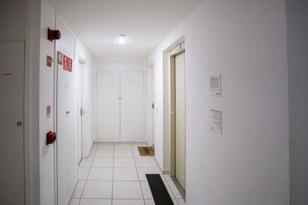 Apartamento para alugar com 44m², 2 quartos e 1 vagaHall de entrada