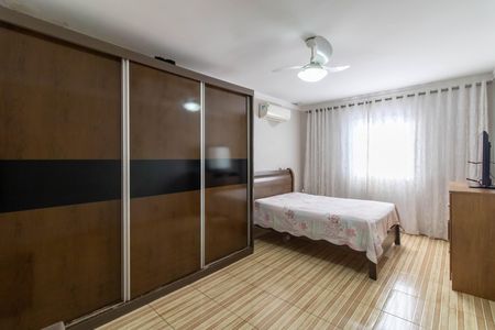 Casa à venda com 151m², 3 quartos e 3 vagas Casa à venda com 151m², 3 quartos e 3 vagasSuíte