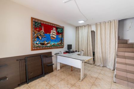 Casa à venda com 151m², 3 quartos e 3 vagas Casa à venda com 151m², 3 quartos e 3 vagasEscritorio / Garagem