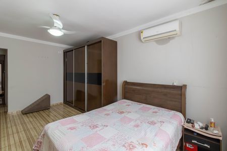Casa à venda com 151m², 3 quartos e 3 vagas Casa à venda com 151m², 3 quartos e 3 vagasSuíte