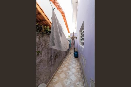 Casa à venda com 151m², 3 quartos e 3 vagas Casa à venda com 151m², 3 quartos e 3 vagasCorredor Lateral