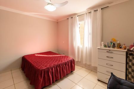 Casa à venda com 151m², 3 quartos e 3 vagas Casa à venda com 151m², 3 quartos e 3 vagasQuarto 2