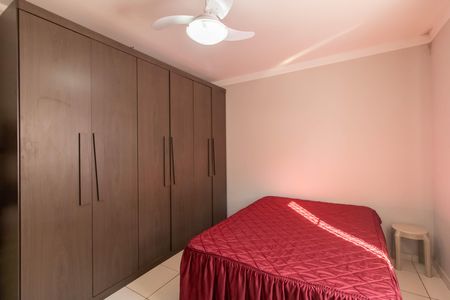Casa à venda com 151m², 3 quartos e 3 vagas Casa à venda com 151m², 3 quartos e 3 vagasQuarto 2