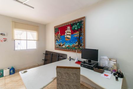 Casa à venda com 151m², 3 quartos e 3 vagas Casa à venda com 151m², 3 quartos e 3 vagasEscritorio / Garagem