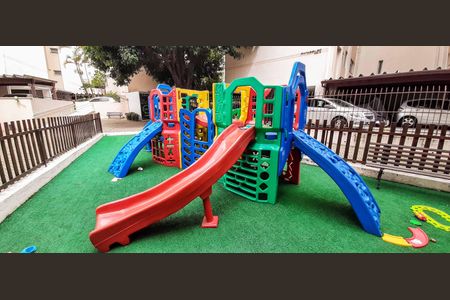 Apartamento à venda com 106m², 3 quartos e 1 vaga Apartamento à venda com 106m², 3 quartos e 1 vagaÁrea comum - Playground