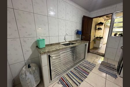Casa à venda com 121m², 2 quartos e 2 vagas Casa à venda com 121m², 2 quartos e 2 vagasCozinha