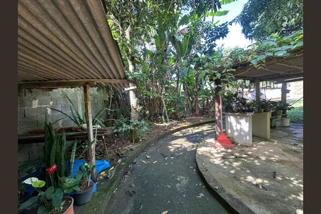 Casa à venda com 121m², 2 quartos e 2 vagas Casa à venda com 121m², 2 quartos e 2 vagasQuintal