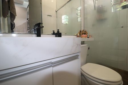 Casa à venda com 95m², 2 quartos e 2 vagasBanheiro Quarto 1 suíte
