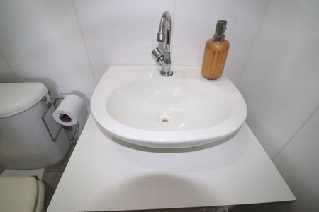 Casa à venda com 95m², 2 quartos e 2 vagasBanheiro 2