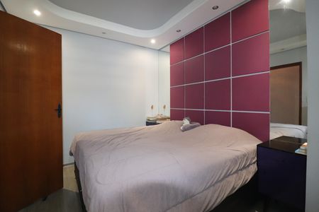 Casa à venda com 95m², 2 quartos e 2 vagasQuarto 1 suíte