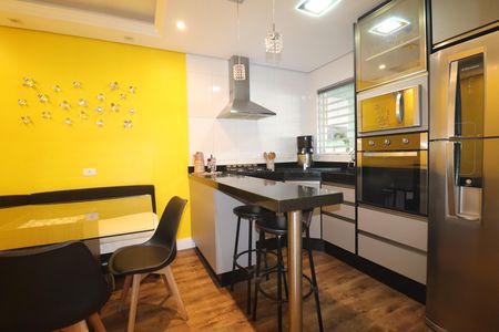 Casa à venda com 95m², 2 quartos e 2 vagasCozinha