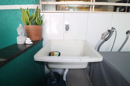 Casa à venda com 95m², 2 quartos e 2 vagasÁrea de Serviço