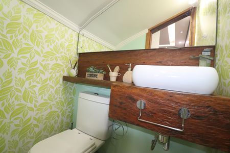 Casa à venda com 95m², 2 quartos e 2 vagasLavabo