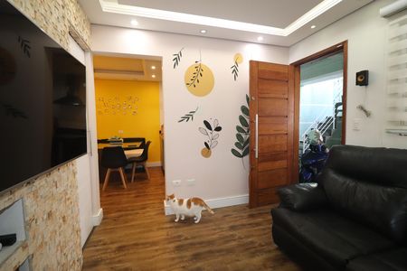 Casa à venda com 95m², 2 quartos e 2 vagasSala
