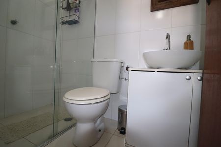 Casa à venda com 95m², 2 quartos e 2 vagasBanheiro 2