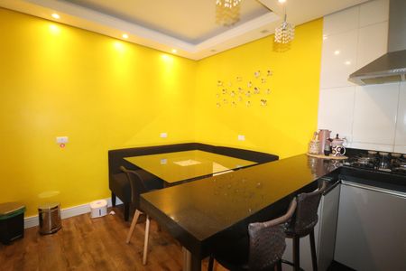 Casa à venda com 95m², 2 quartos e 2 vagasCozinha