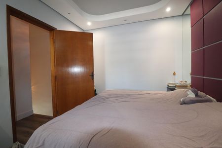 Casa à venda com 95m², 2 quartos e 2 vagasQuarto 1 suíte