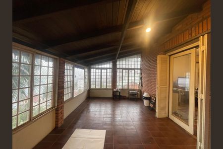 Casa à venda com 185m², 3 quartos e 2 vagas